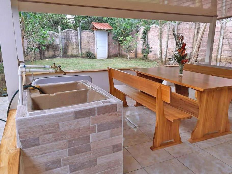 Tropical Bee Garden Holiday Houses Savegre Exterior photo